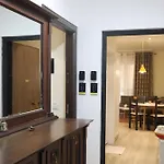 Center Cozy Modern 9/b 티라나
