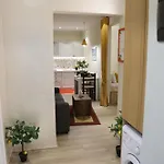 Center Cozy Modern 9/b