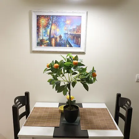 아파트 Center Cozy Modern 9/b